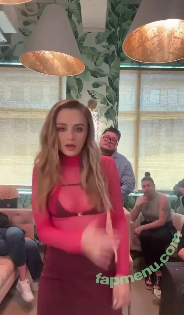 joey_king nude photo #1312 (iam_jaygarcia / joeyking)