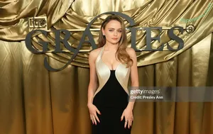 joey_king / iam_jaygarcia / joeyking nude photo #2070