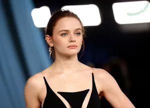 Joey King / iam_jaygarcia / joeyking nude photo #0129