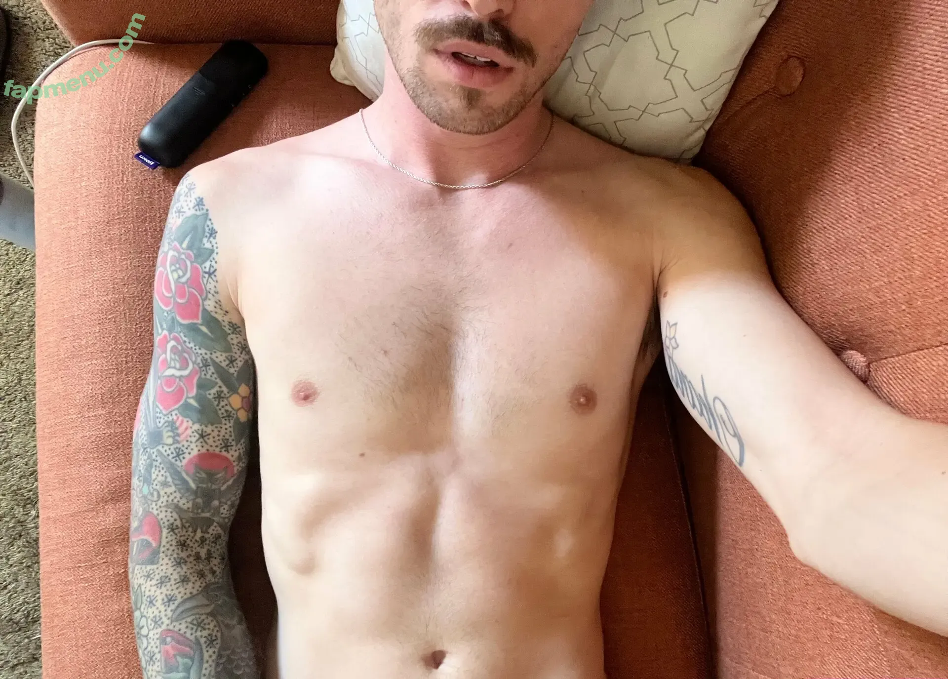 johnniejohnson nude photo #0009 (johnnie_johnson_)