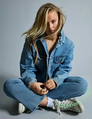 Jojo Siwa / anyuser / itsjojosiwa / jojocutie nude photo #0203