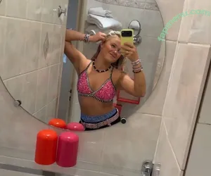 Jojo Siwa / anyuser / itsjojosiwa / jojocutie nude photo #0216
