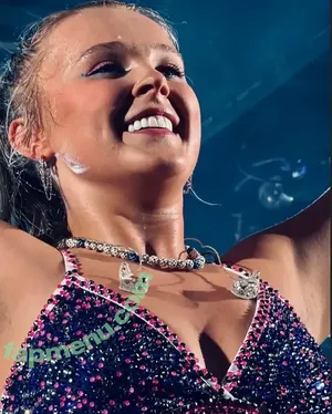 Jojo Siwa / anyuser / itsjojosiwa / jojocutie nude photo #0227