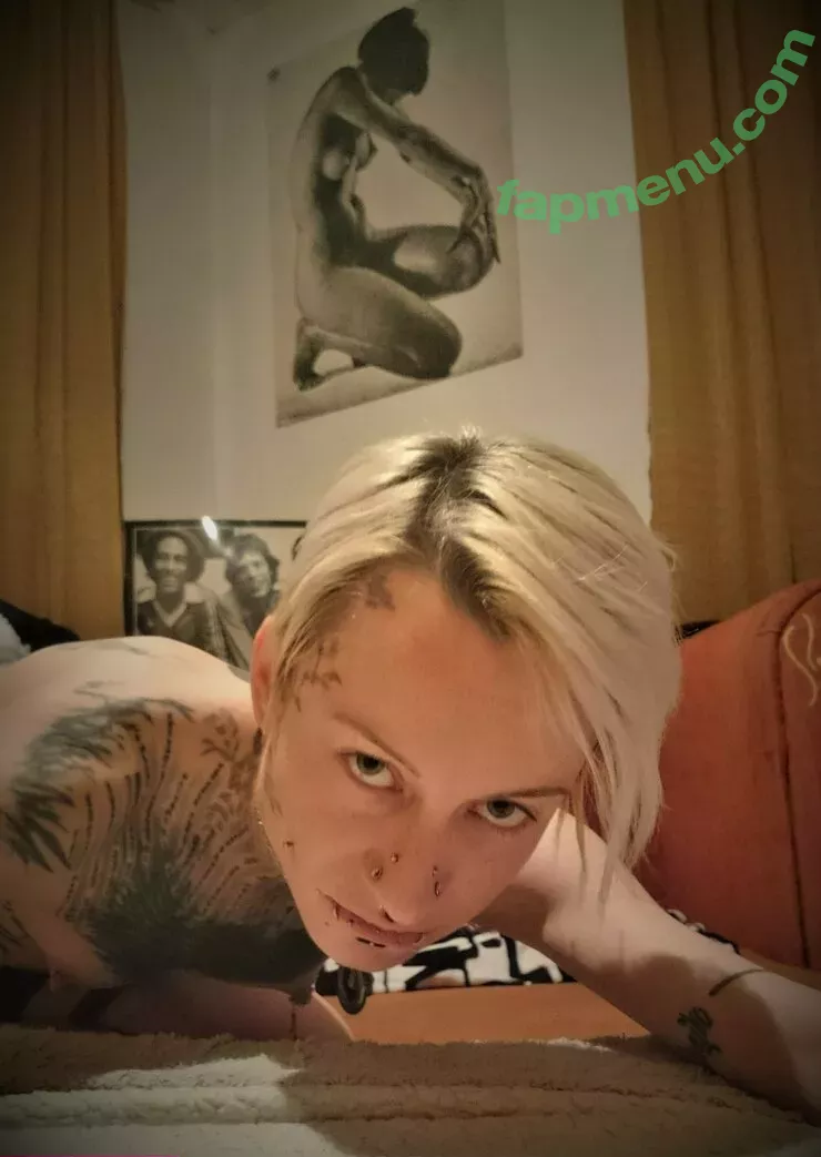 jokers-free nude photo #0067 (thejokers.ff)