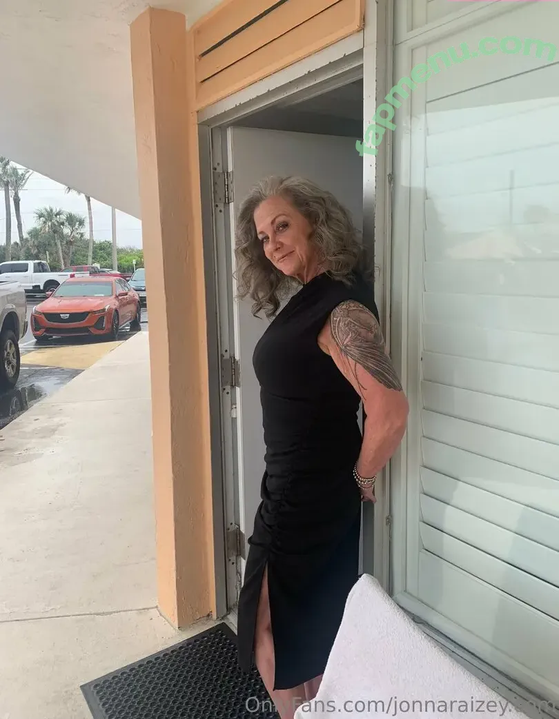 jonnaraizey.com nude photo #0037 (jonnaraizey.com)