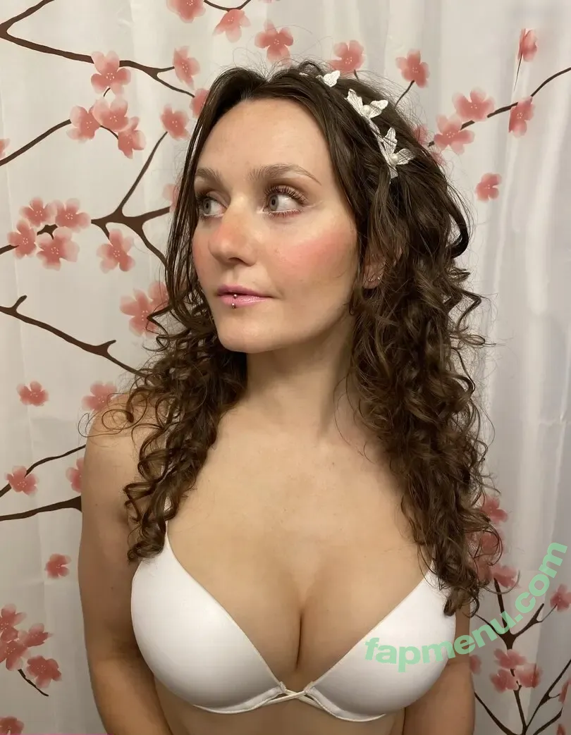 Jordan Todosey nude photo #0003 (jordytodosey / odditie)