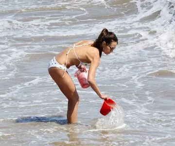 Jordana Brewster / JordanaBrewster nude photo #0136