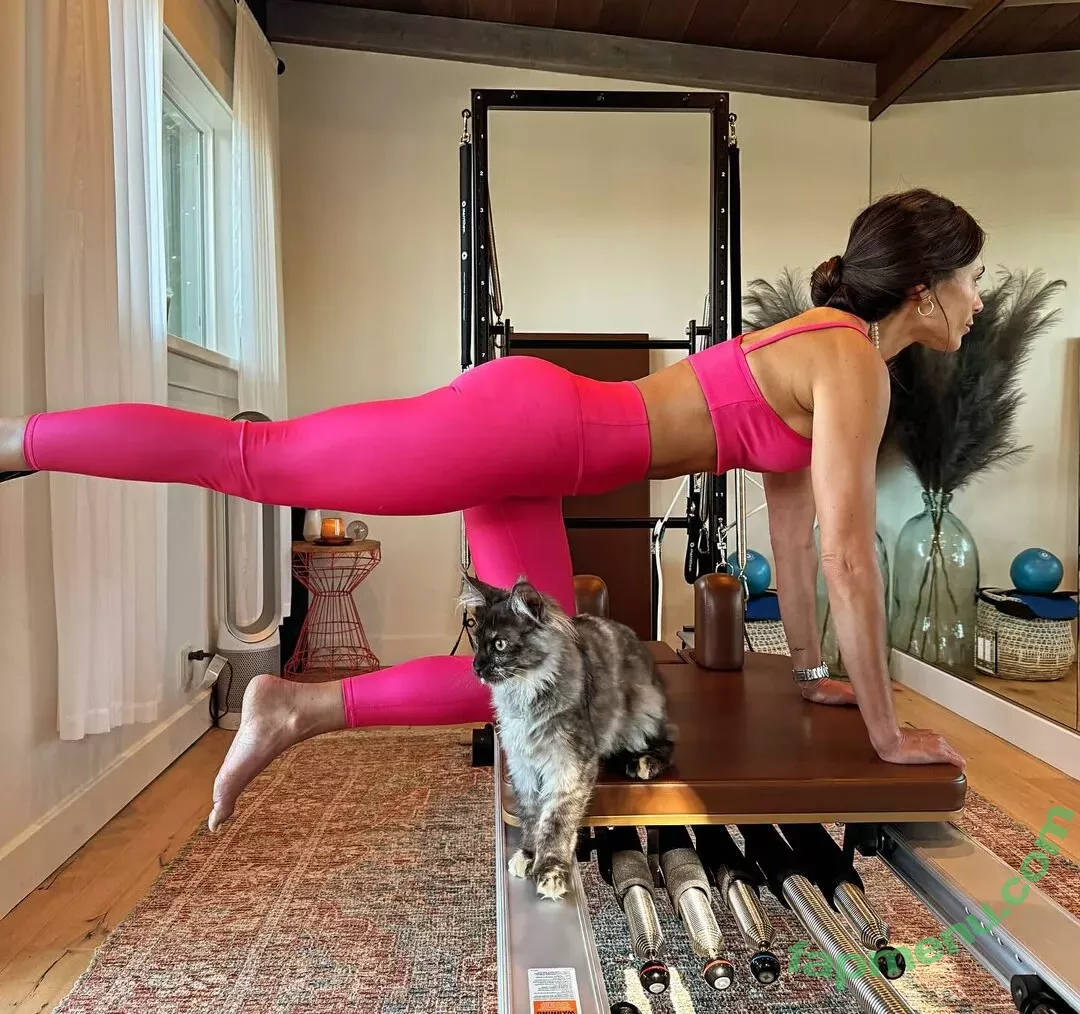 Jordana Brewster nude photo #0526 (JordanaBrewster)
