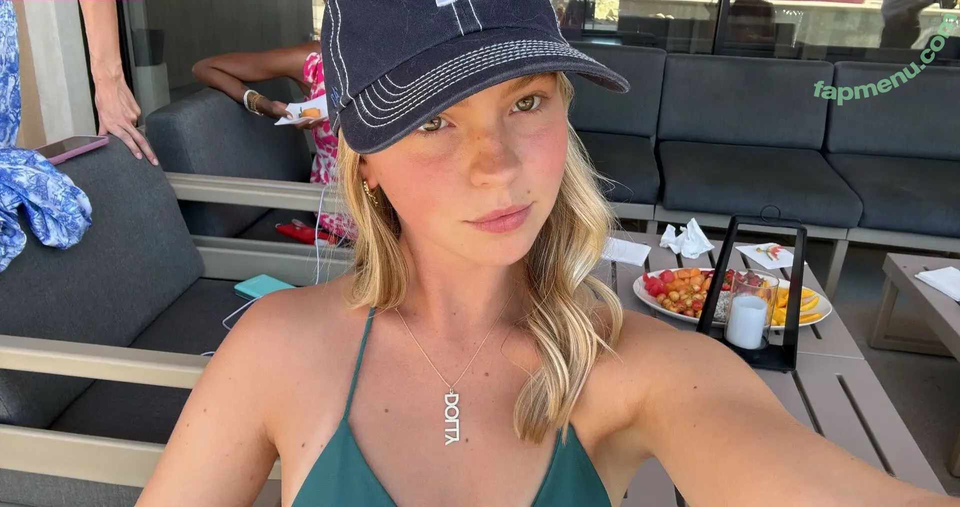 Jordyn Jones nude photo #1033 (jordylee.jones / jordynjones)