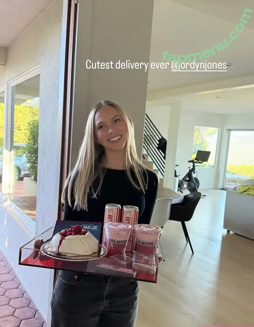 Jordyn Jones nude photo #1348 (jordylee.jones / jordynjones)