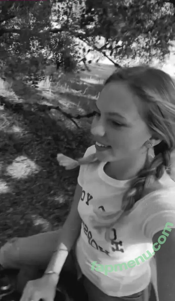 Jordyn Jones nude photo #1444 (jordylee.jones / jordynjones)