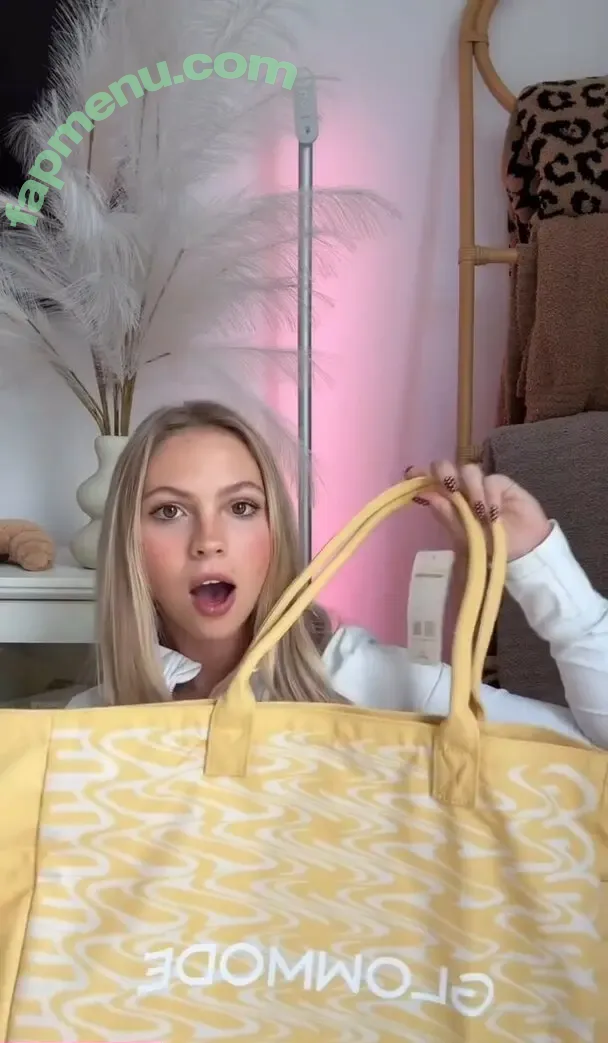 Jordyn Jones nude photo #1580 (jordylee.jones / jordynjones)