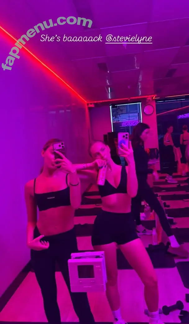 Jordyn Jones nude photo #1591 (jordylee.jones / jordynjones)