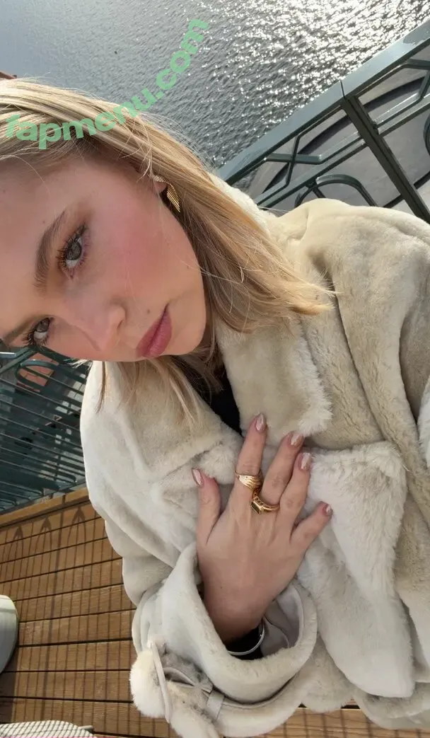 Jordyn Jones nude photo #1752 (jordylee.jones / jordynjones)