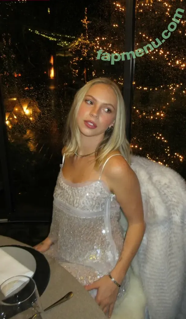 Jordyn Jones nude photo #1863 (jordylee.jones / jordynjones)