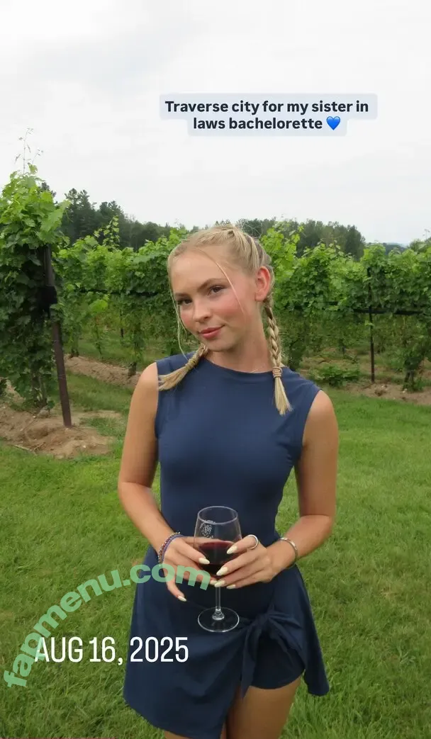 Jordyn Jones nude photo #1990 (jordylee.jones / jordynjones)