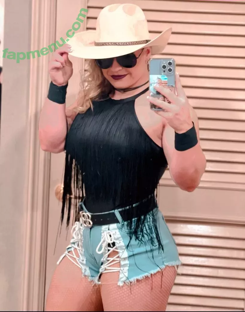 Jordynne Grace nude photo #0259 (JordynneGrace / themusclemommy)