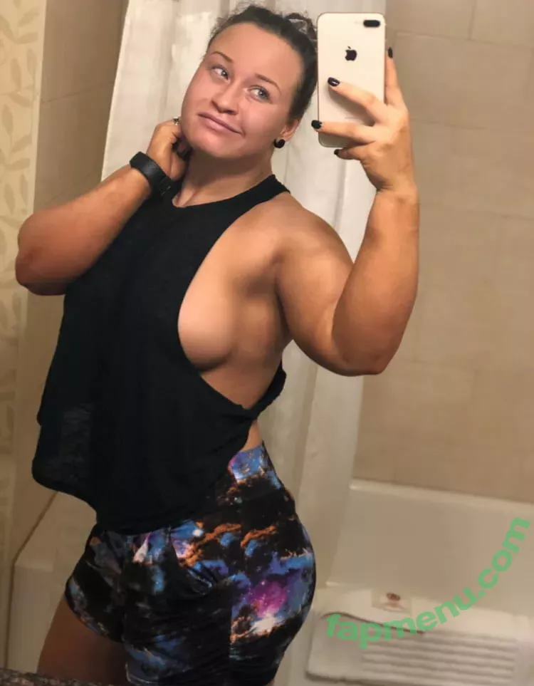 Jordynne Grace nude photo #0364 (JordynneGrace / themusclemommy)