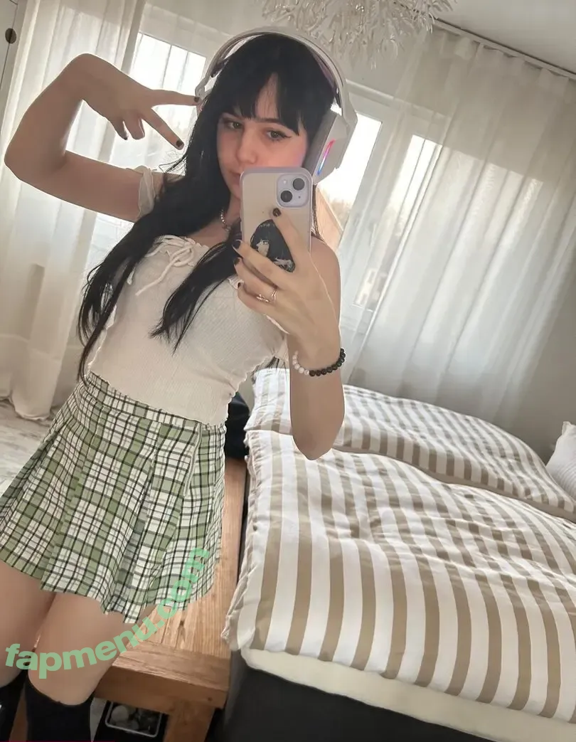 Jorena nude photo #0011 (Jorena)