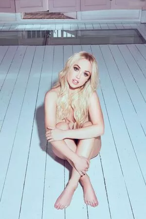 Jorgie Porter / kymberly1995 / themissyporter nude photo #0189