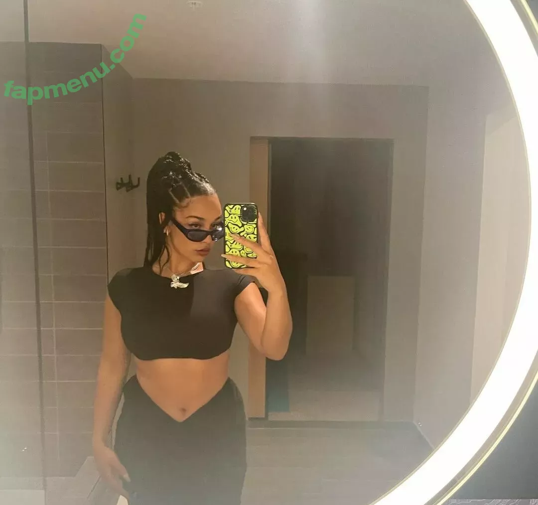 Jorja Smith nude photo #0018 (itstaaayy / jorjasmith_)