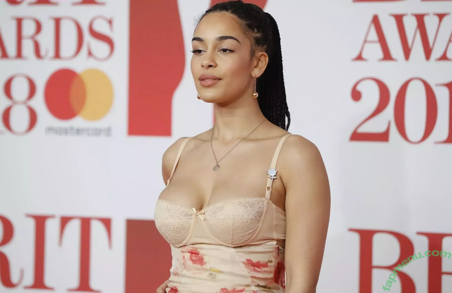 Jorja Smith nude photo #0075 (itstaaayy / jorjasmith_)