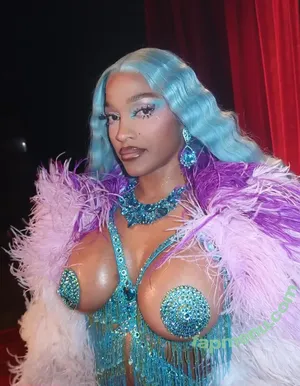 Joseline Hernandez / 