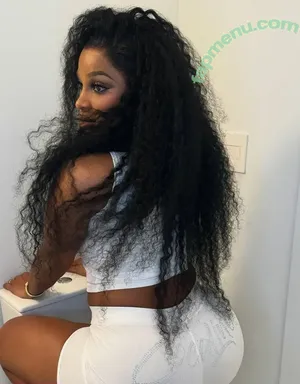 Joseline Hernandez / 