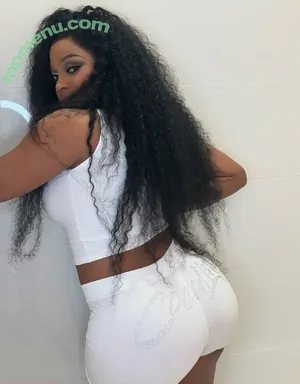 Joseline Hernandez / 