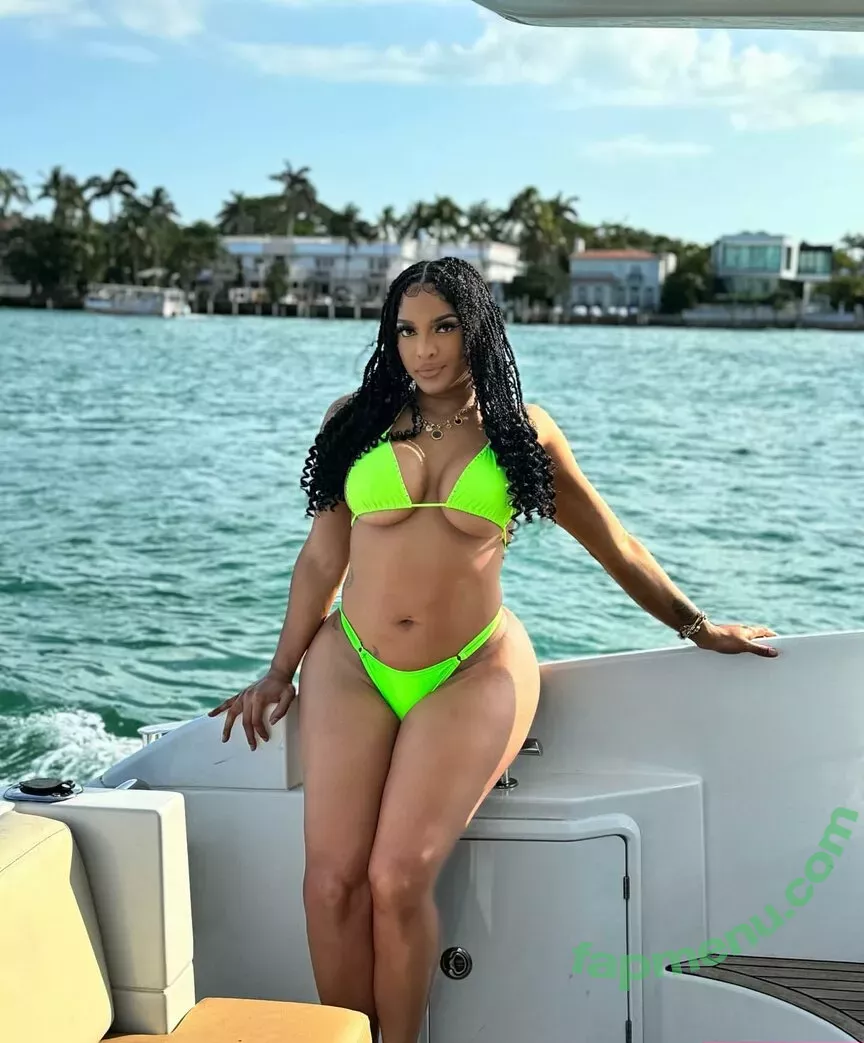 Joseline Hernandez nude photo #0103 ("The Puerto Rican Princess" / joseline / joselinescabaret / msjoseline)