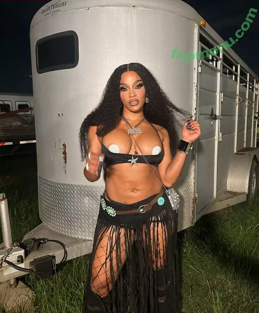 Joseline Hernandez nude photo #0135 ("The Puerto Rican Princess" / joseline / joselinescabaret / msjoseline)