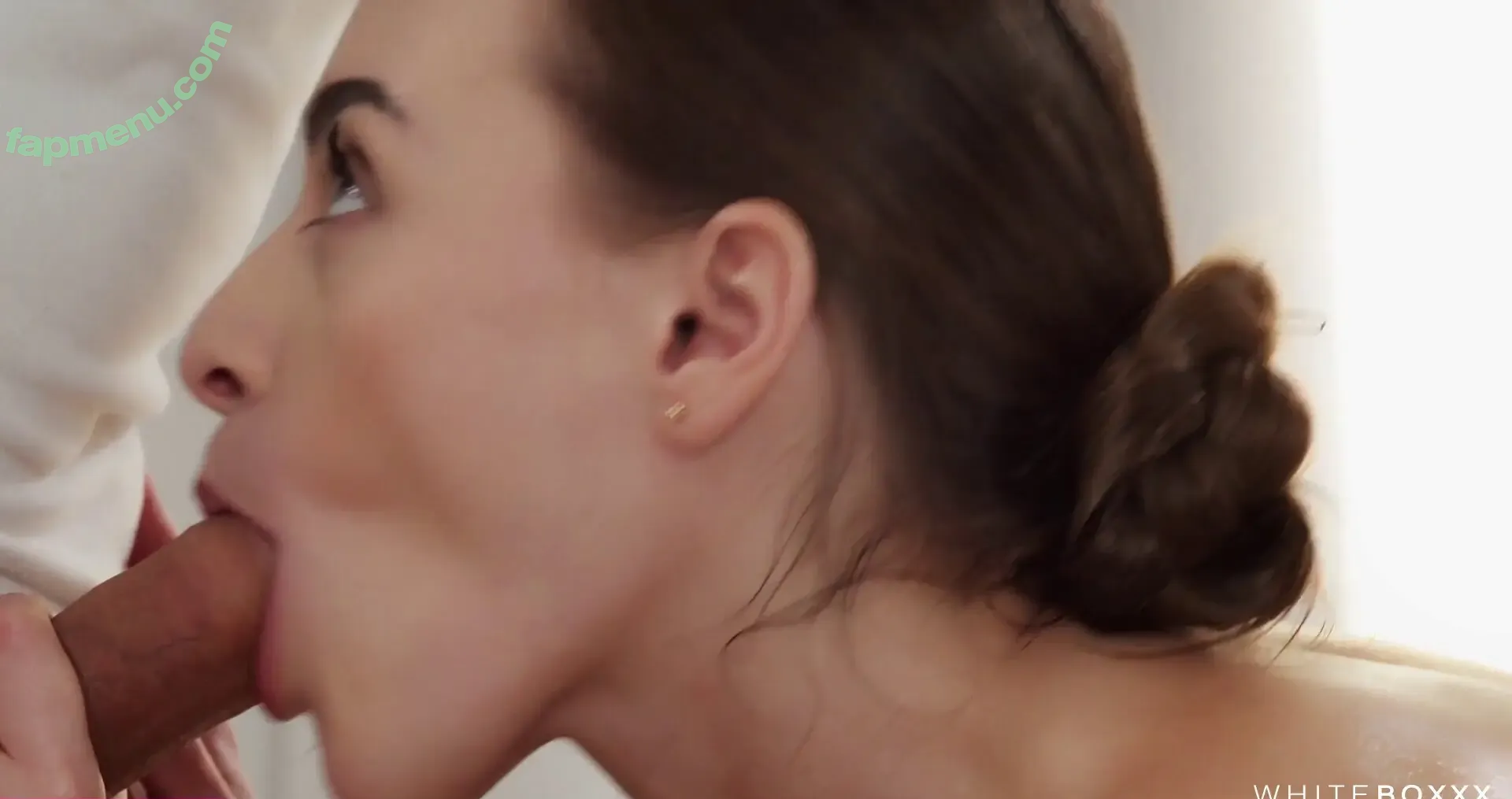 Josephine Jackson nude photo #1810 (josephinexxx / ta.sama.actorka)