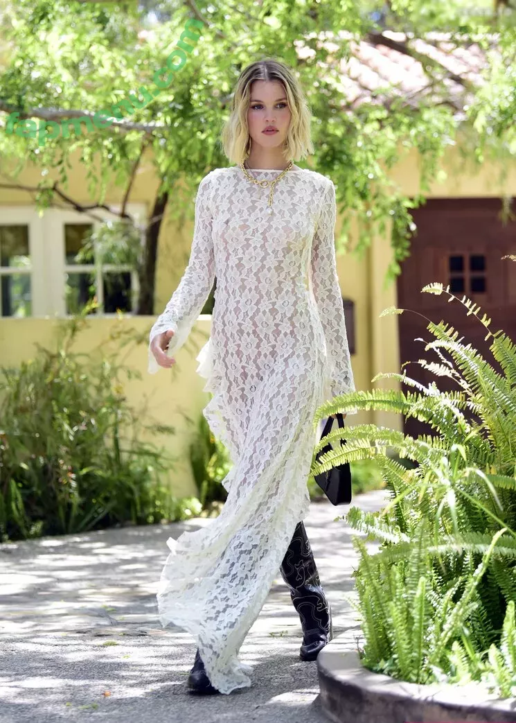 Joy Corrigan nude photo #1238 (_joycorrigan / joycorrigan / officialjoycorrigan)