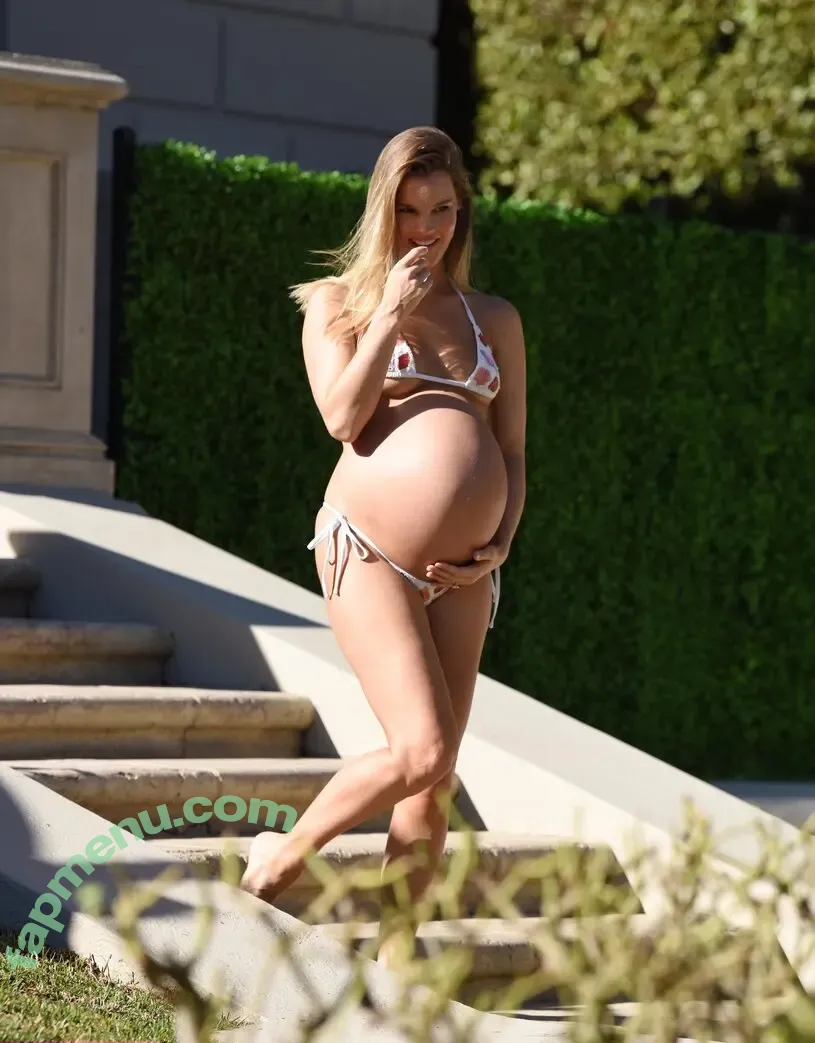 Joy Corrigan nude photo #2648 (_joycorrigan / joycorrigan / officialjoycorrigan)