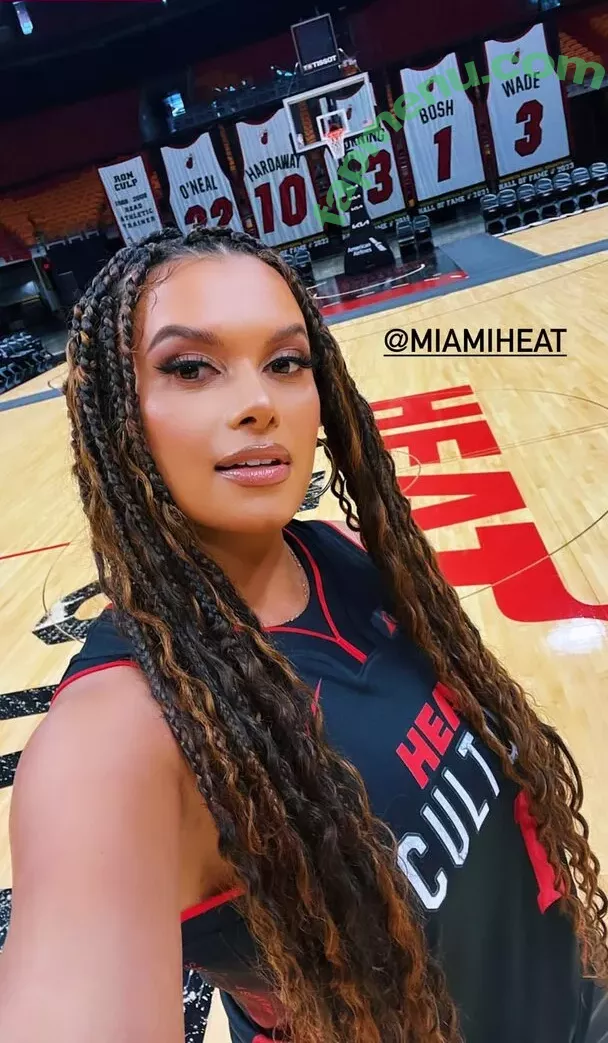 Joy Taylor nude photo #0309 (joytaylortalks)