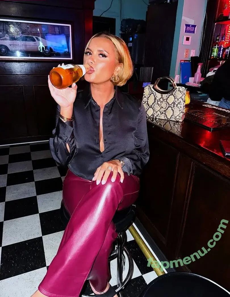 Joy Taylor nude photo #1481 (joyoustaylorjoyfree / joytaylortalks)