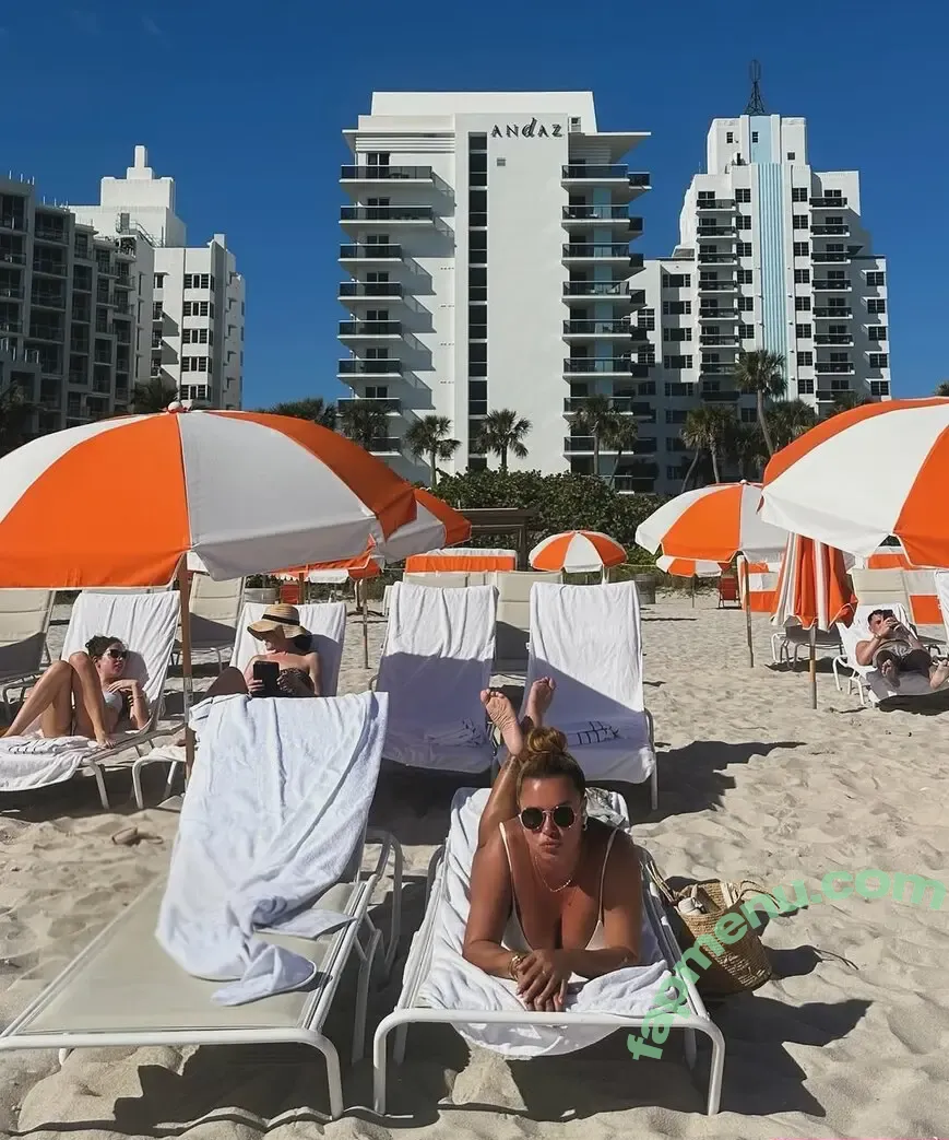 Joy Taylor nude photo #1540 (joytaylortalks)