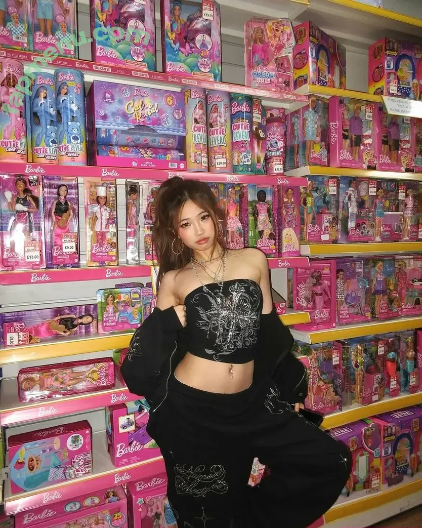 joycee.e nude photo #0012 (Joyce / joyce.caity / joyciejosephine)