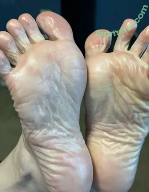 joyfullfeet / joy.fullfeet nude photo #0115