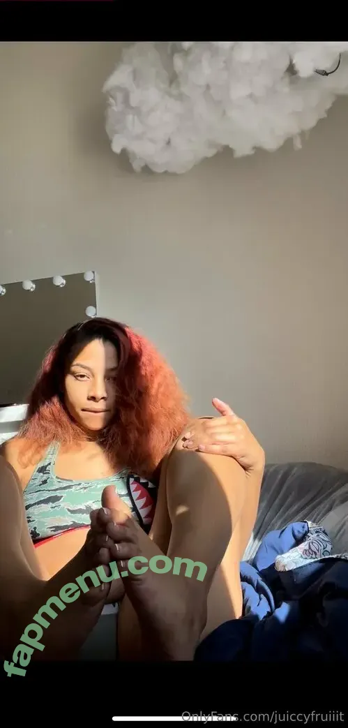 JuiccyFruiiit nude photo #0011 (juicyfruuit_ty / umightdrool)