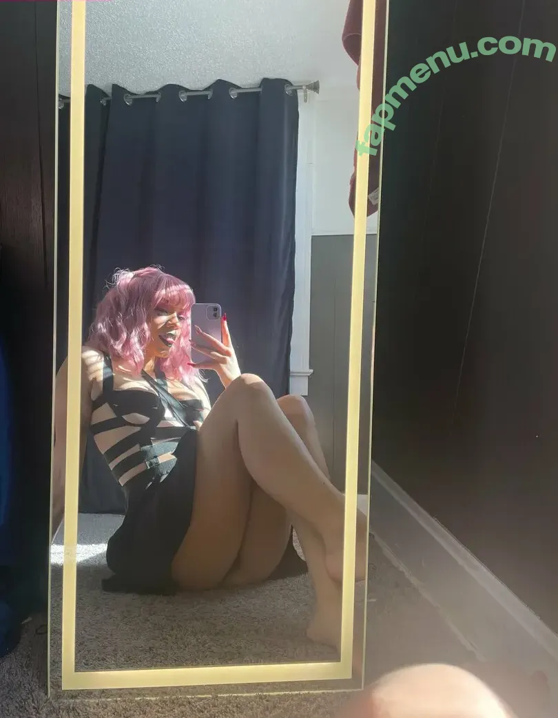 JuicyCoochie1020 nude photo #0002 (Analemon1020)