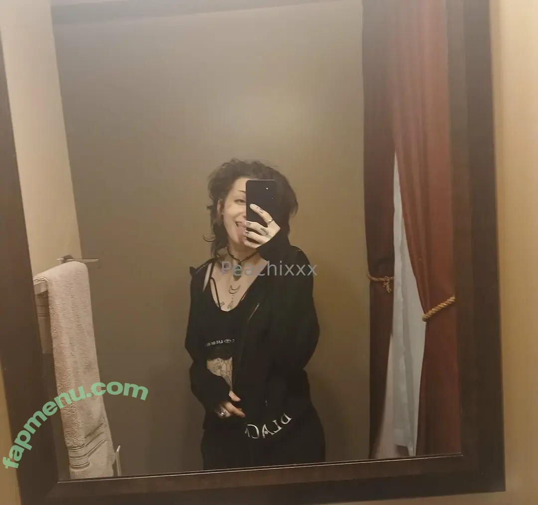 juicypeachi nude photo #0007 (iamjuicypeach)