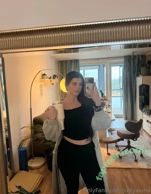 Juicyxlana / lana.bvb09 nude photo #0034