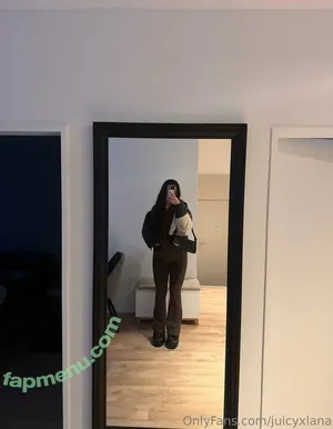 Juicyxlana / lana.bvb09 nude photo #0035