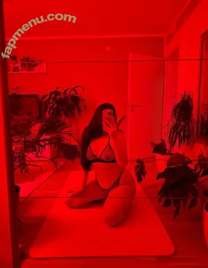 Juicyxlana nude photo #0045