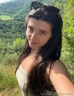 Juicyxlana nude photo #0050