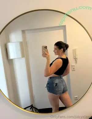 Juicyxlana nude photo #0058