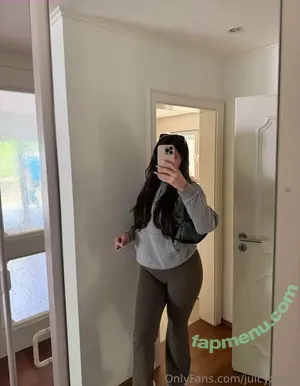 Juicyxlana nude photo #0063