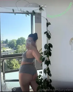 Juicyxlana / lana.bvb09 nude photo #0097