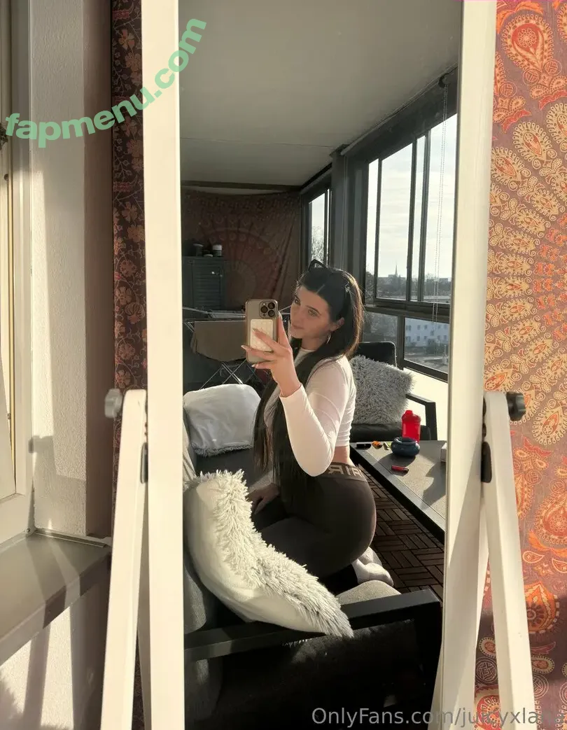 Juicyxlana nude photo #0027 (lana.bvb09)